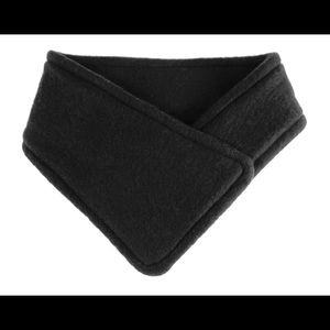 Kids fleece neck warmer with a jacket strap